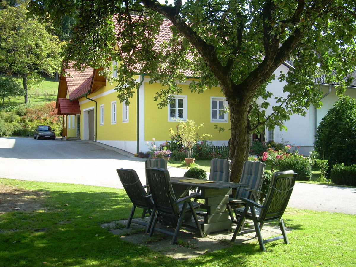 Fruehstueckspension Krump Bad Waltersdorf Bagian luar foto